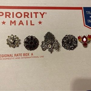 Vintage 5 PC Rhinestone Brooch Lot VGUC 😊😊